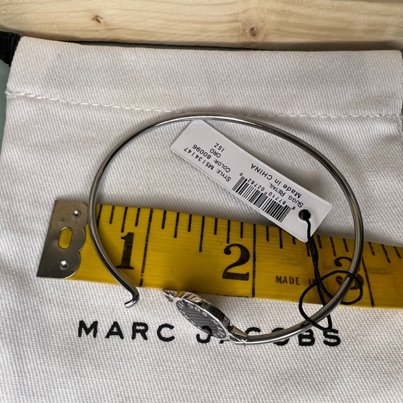 Marc by Marc Jacobs Silver Thin Bangle with Black Logo Disc - Picture 5 of 5